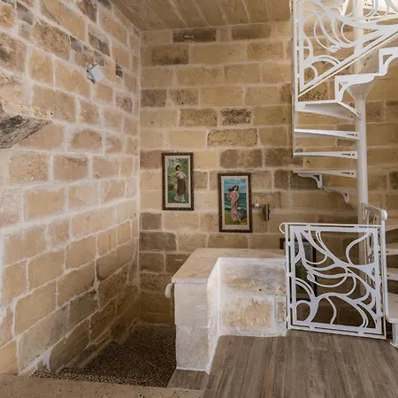 4 Bedroom With Private Pool *