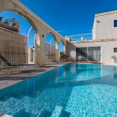 4 Bedroom With Private Pool Hébergement de vacances