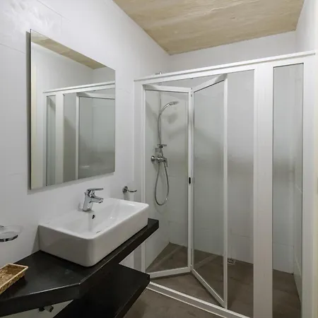 度假居 4 Bedroom With Private Pool Għarb