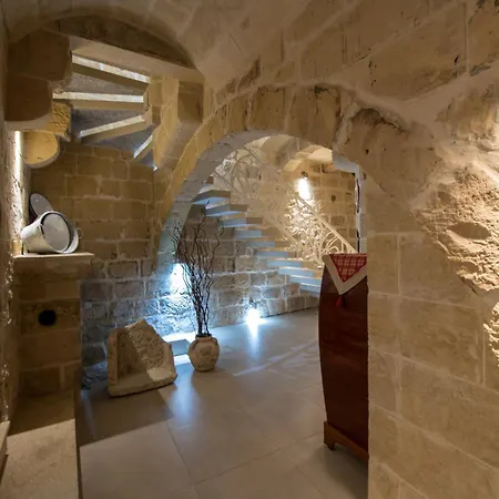 4 Bedroom With Private Pool Hébergement de vacances Għarb