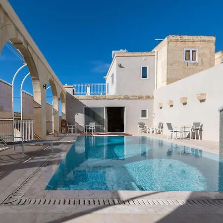 4 Bedroom With Private Pool Hébergement de vacances *