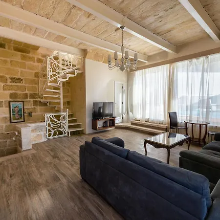 度假居 4 Bedroom With Private Pool Għarb